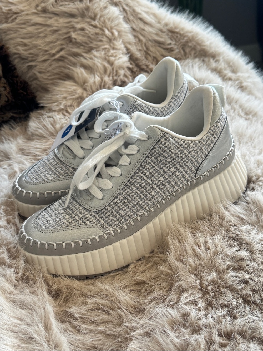 NWT Universal Thread Women's Persephone Sneakers in silver size 7